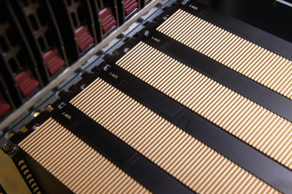 Supermicro SYS 521GE TNRT with NVIDIA L40S